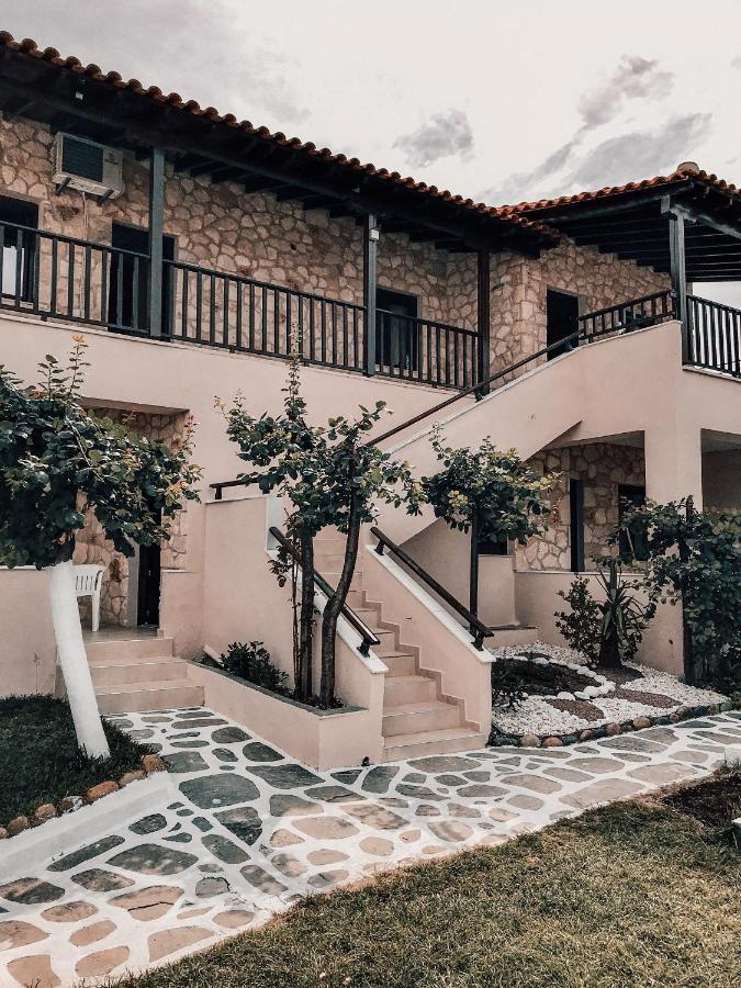Liogerma Apartments Пефкохори Экстерьер фото